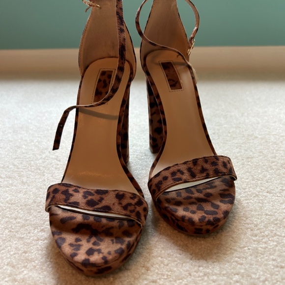 Cheetah print high heels - Picture 4 of 8